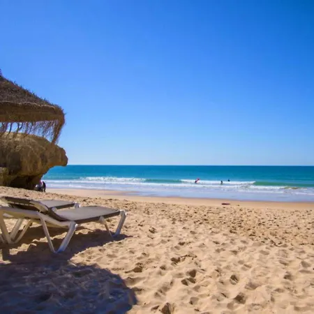 Apartment Luxury Wstunning Sea Views, Walk Albufeira