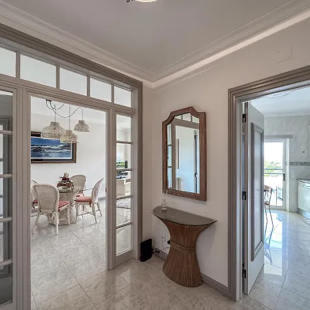 Apartment Luxury Wstunning Sea Views, Walk Albufeira