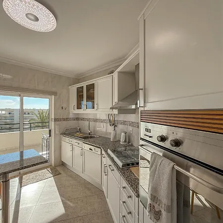 Apartment Luxury Wstunning Sea Views, Walk Albufeira